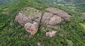 Niña muere tras caer del Cerro Pa’ũ