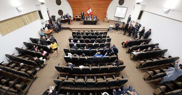 La Nación / El Congreso de Perú destituye al presidente José Jerí