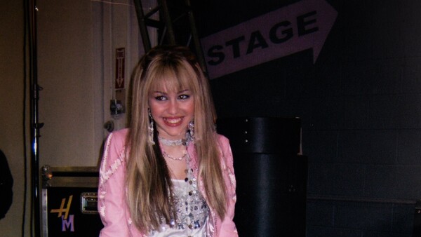 Miley Cyrus regresará como Hannah Montana para celebrar los 20 años de la serie infantil