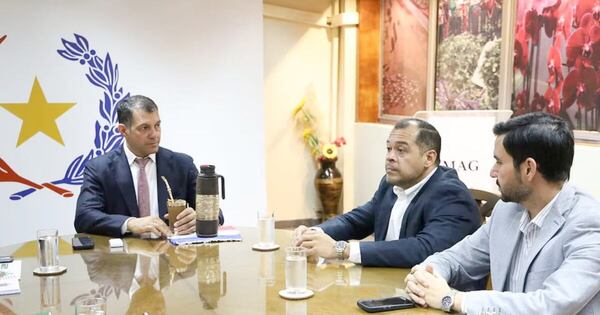 La Nación / MAG y supermercados buscan estabilizar precio del tomate