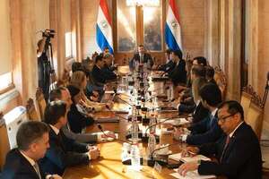 Giménez es el nuevo jefe de gabinete y seguirá como consejero de Itaipú - Economía - ABC Color