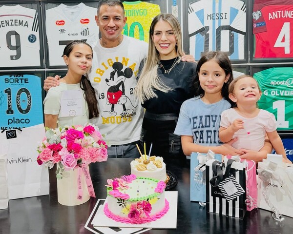 Popular / (VIDEO) ¡Derlis González organizó el cumple de su lapa!