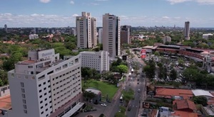 Hombre muere tras caer de hotel en Asunción