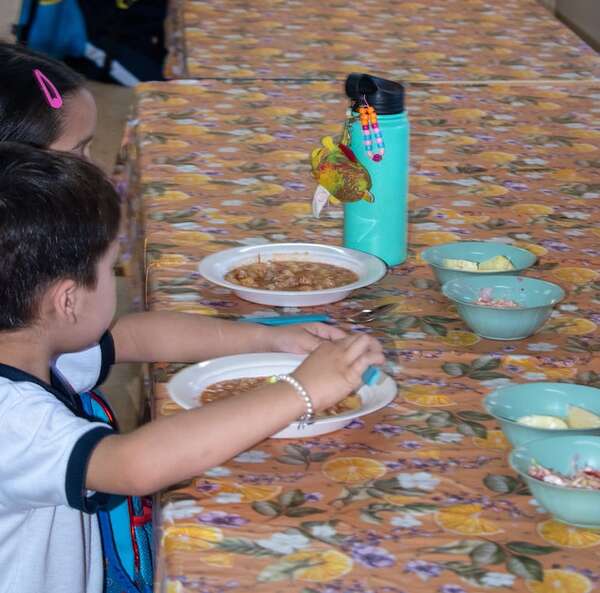 Hambre Cero: Gobierno sube al 10% participación de Mipymes  - Política - ABC Color