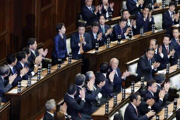 Popular primera ministra de Japón es ratificada en el cargo - Mundo - ABC Color