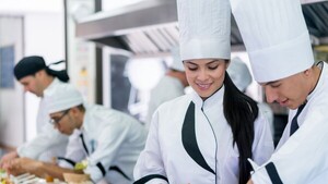 Cocineros, mozos y delivery son los perfiles más demandados en sector gastronómico, según Sinafocal
