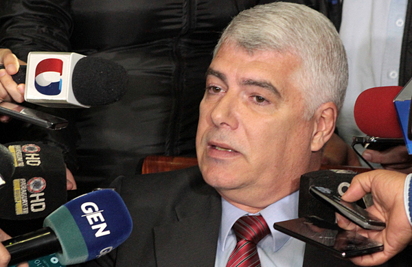 Juez devuelve imputación contra Arnoldo Wiens por considerarla deficiente - El Trueno