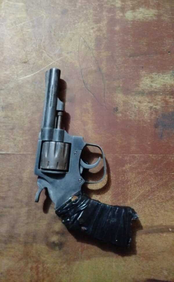 Popular / Pelota voladora desató feroz gresca y terminó con detenidos y arma incautada