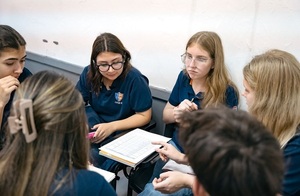 Junior Achievement lanza “Domino mis cuentas”, programa gratuito de educación financiera para jóvenes