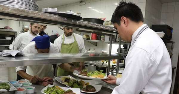 Diario HOY | Cocineros, mozos, delivery y bacheros lideran demanda laboral en el sector gastronómico
