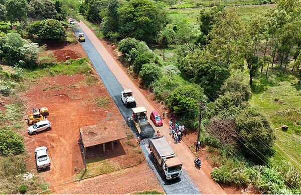 Avanza la pavimentación asfáltica de importante arteria del Km 9 de CDE, financiada por Itaipú | DIARIO PRIMERA PLANA