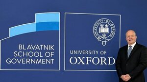 En medio de rumores de salida, Fernández diserta en Oxford y la LSE