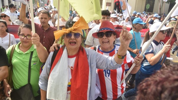 Caja fiscal: Gremios docentes preparan gran huelga para 24 y 25 de marzo