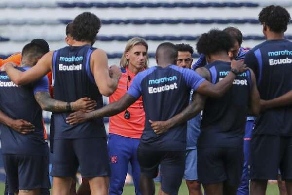 Beccacece respalda a Enner Valencia: “No necesito que sume minutos, necesito que esté sano” - Fútbol Internacional - ABC Color