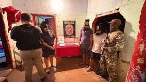 Agentes de la SENAD logran la detención de tres personas y la incautación de crack en Misiones - Policiales - ABC Color