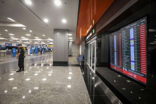 Con Milei en Estados Unidos, Argentina afronta una huelga general - Mundo - ABC Color