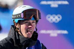 Conocé a Jonas Hasler, el snowboarder que convirtió al tiramisú en su ritual en Milán-Cortina 2026 - Gastronomía - ABC Color