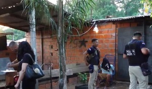 Popular / Detienen a hijo y a expareja del líder del Clan Rotela