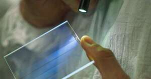 La Nación / ¿Y si el vidrio pudiera guardar nuestros datos sin consumir tanta energía?