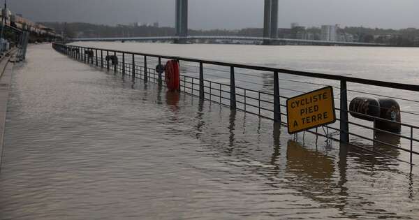 La Nación / Récord: hace 35 días que llueve sin parar en Francia