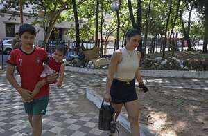 Asunción: Bello mantiene sucia y en ruinas emblemática plaza Italia - Nacionales - ABC Color