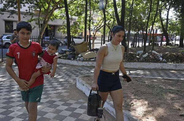Asunción: Bello mantiene sucia y en ruinas emblemática plaza Italia - Nacionales - ABC Color
