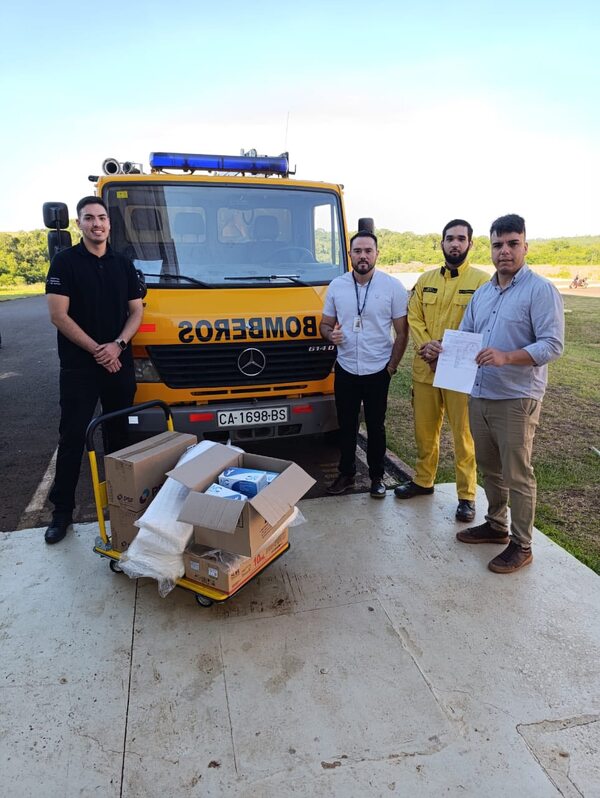Hospital de Itapúa fortalece a bomberos voluntarios con entrega de insumos médicos