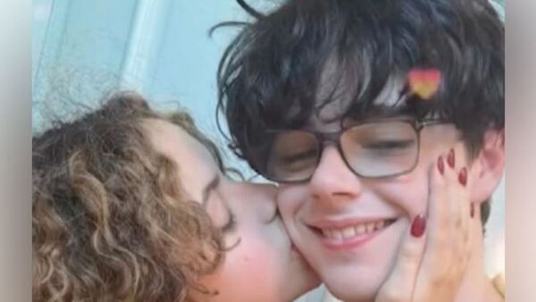 El hijo de Ricky Martin presumió a su novia y recibió críticas