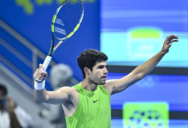 Alcaraz, semifinalista tras remontada - Tenis - ABC Color