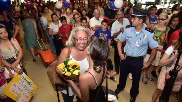 Cancelan vuelos a Argentina por huelga y afectan a unos 1.000 pasajeros diarios
