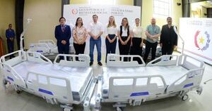 La Nación / Salud entrega 50 camas hospitalarias eléctricas para terapias y urgencias en 18 hospitales