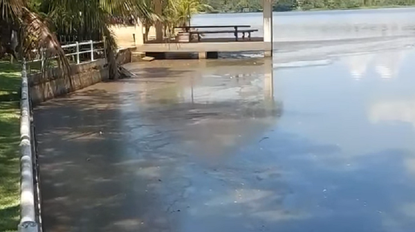 Fiscalía allana estancia tras denuncia de contaminación en el Lago Acaray