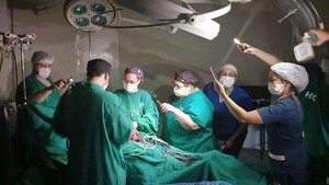 En Clínicas también se hizo una cesárea con luz de celulares por falta de energía eléctrica