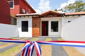 Más familias de Central reciben sus llaves con Che Róga Porã 2.0