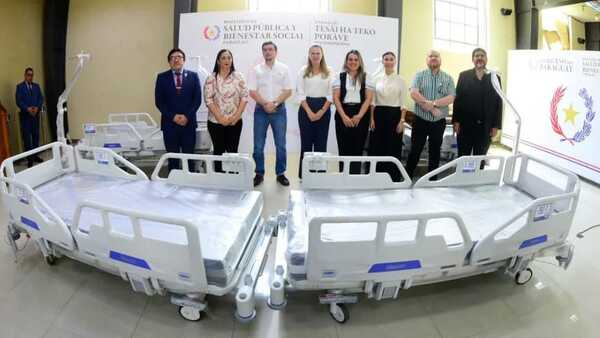 Popular / Salud entregó 50 camas de último modelo a 18 hospitales 
