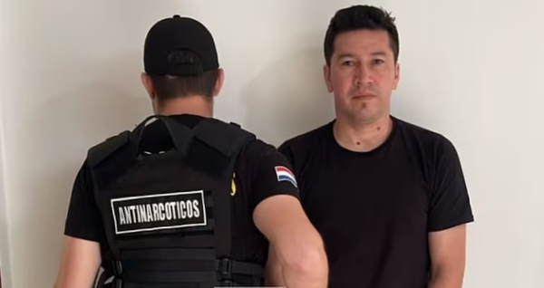 Víctor Centurión se entrega a la Policía tras vinculación con el narcotráfico - Noticiero Paraguay