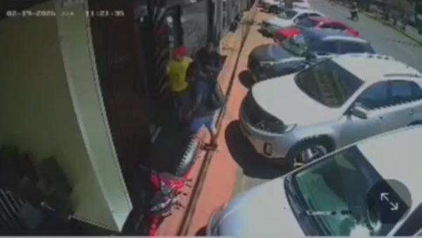 Tortoleros se llevaron millonaria suma en robo que quedó grabado en cámara de circuito cerrado