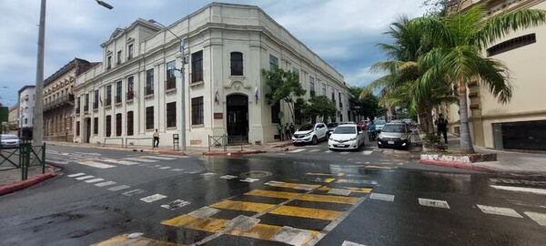 Asunción: Cloaca salió a “palmear” por el Centro - Nacionales - ABC Color