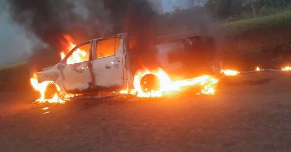 Hallan camioneta incendiada con un cuerpo en su interior, en Cambyreta, Itapúa