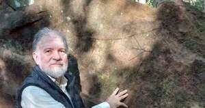 Investigador halla inscripciones rupestres prehispánicas en Paso Güembe, Itapúa