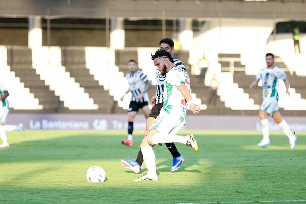 Libertad cayó de local ante Rubio Ñu y  la hinchada se desquitó con «Chiqui»