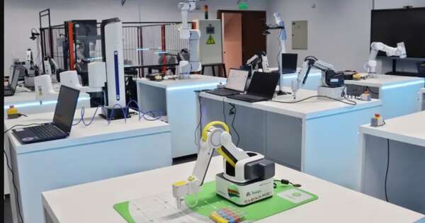 La Nación / Inauguran un moderno laboratorio de robótica