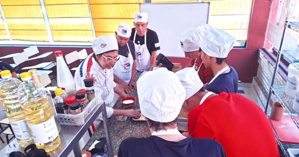 La Nación / Promueven reinserción con curso de panadería