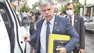 Juez desestima denuncia contra Giuzzio por enriquecimiento