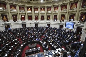 Diputados aprueban reforma laboral en Argentina
