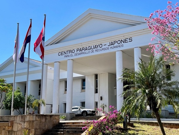 Coro para adultos mayores en el Centro Paraguayo Japonés