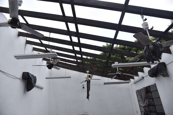 Con aulas destechadas y en horario “cortado” iniciarán clases en escuela del barrio Nazareth - Nacionales - ABC Color