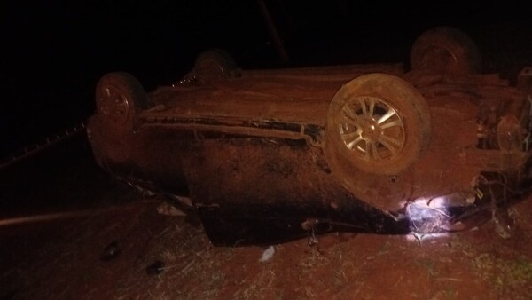 Joven agricultor muere tras perder el control de su auto y volcar en Mbaracayú