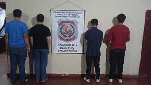 Cinco jóvenes aprehendidos por presuntamente ingresar por motivos desconocidos a una propiedad privada.