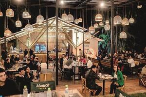 Sector gastronómico impulsa empleo con alta demanda de cocineros, mozos y delivery